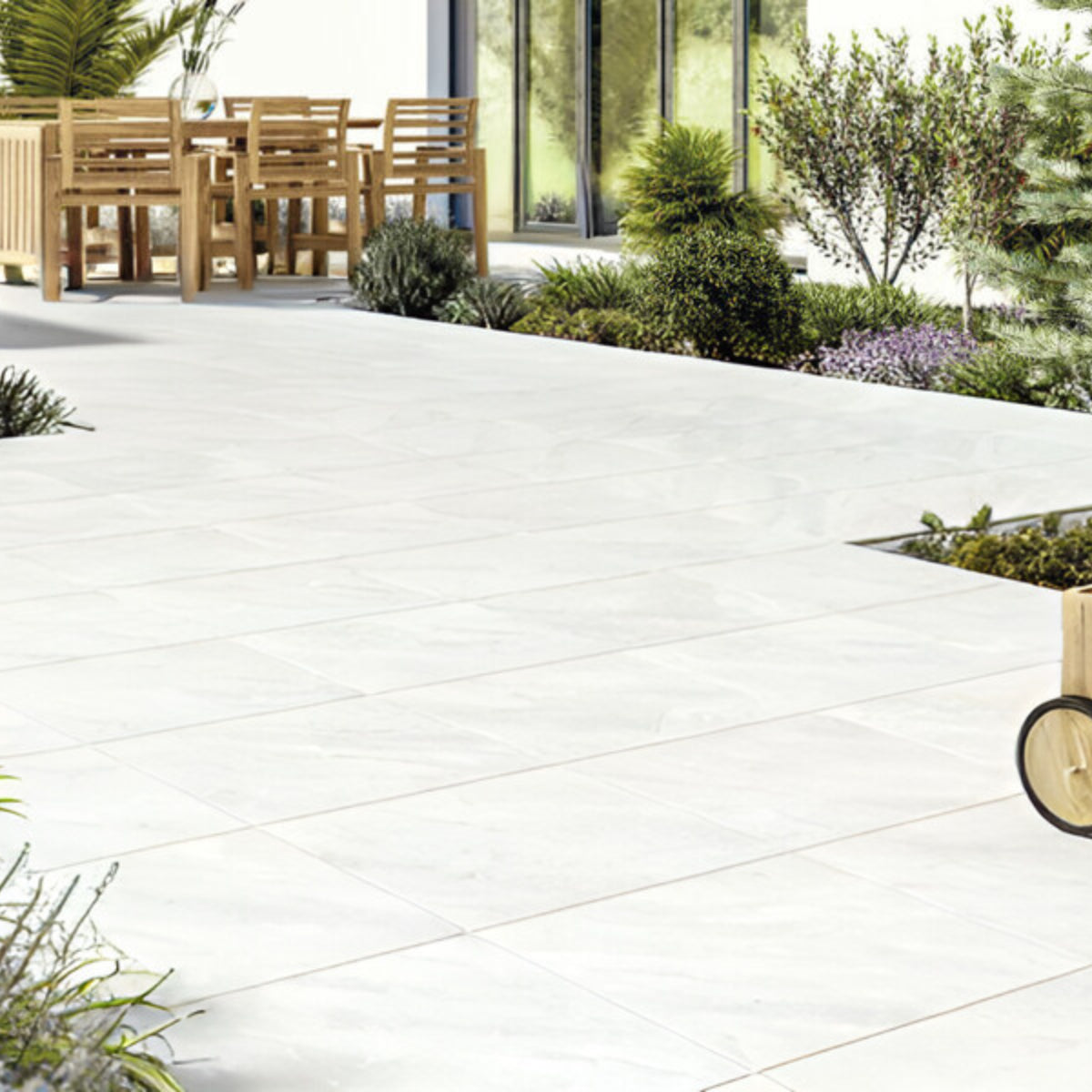 Kliff White outdoor 60x60